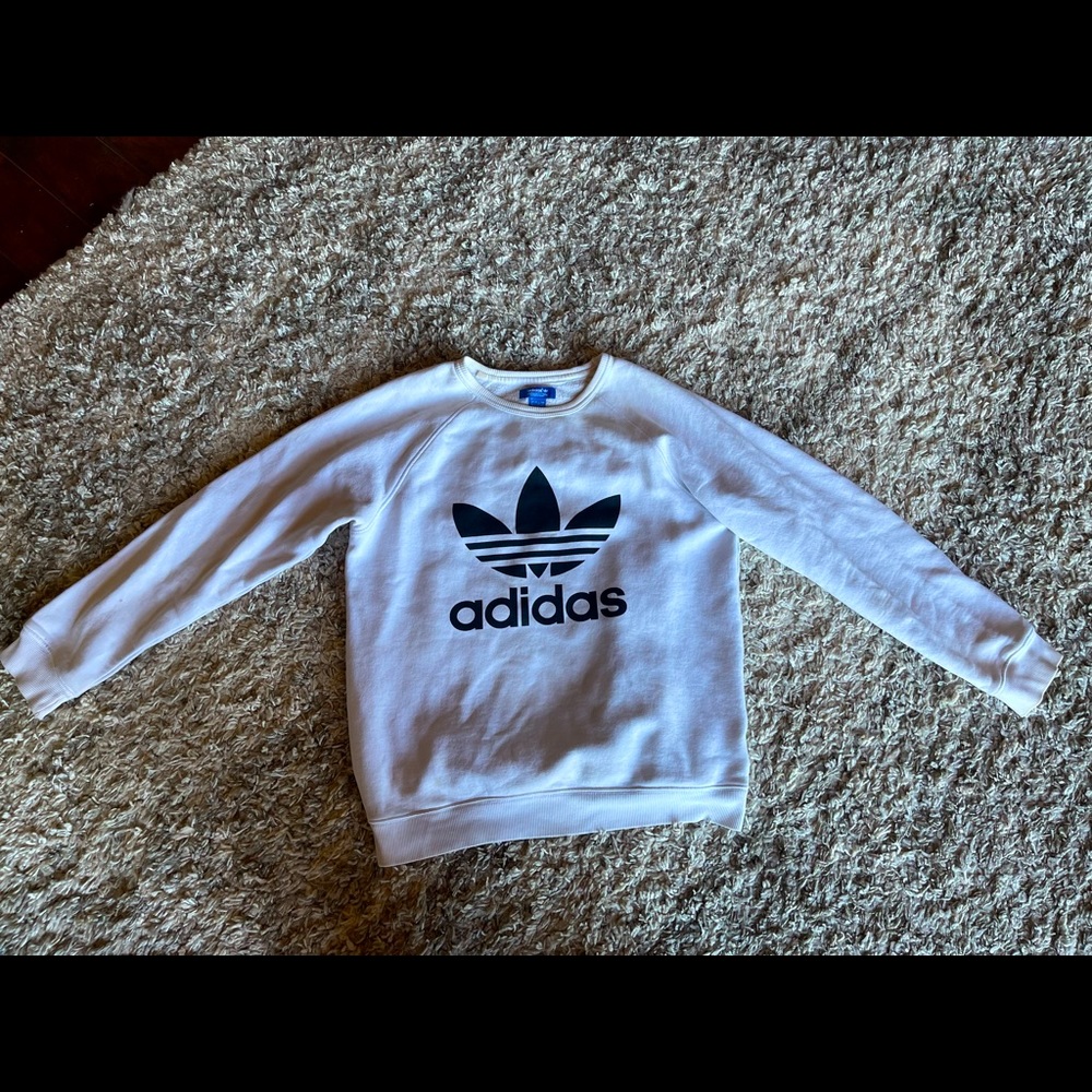 Adidas crewneck!🤍